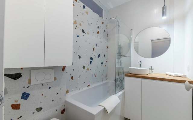 Apartment 4 People w/ Balcony 500m From the Beach