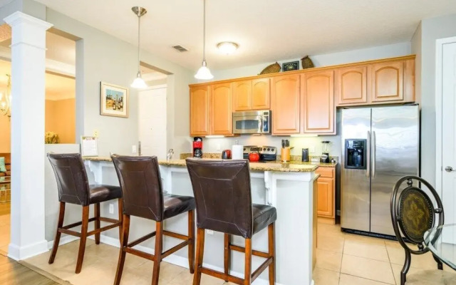 3 Bedroom Premium Lakeview Condo-1012
