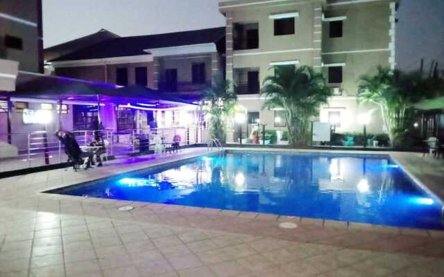 Dees Hotels Apartment & Suites