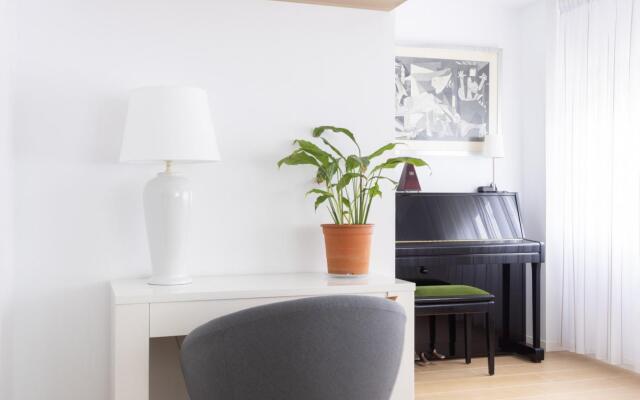 Home2Book Elegance City Center Apartment