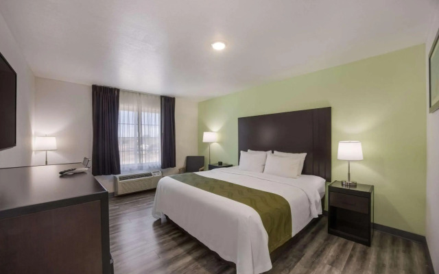 Quality Inn & Suites Clayton, NM