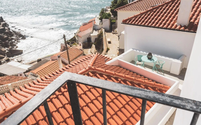 Azenhas do Mar West Coast Design & Surf