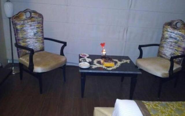 Aliza Hotel
