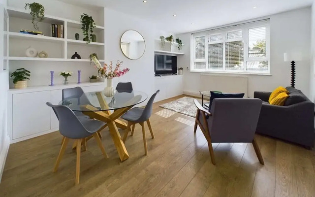 The Earl's Court Hideaway - Warm 3bdr House