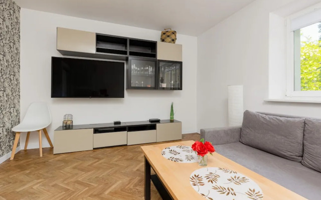 Bright Apartment in Wola by Renters