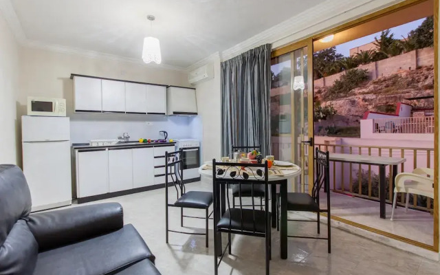 Merill Pool and Sea Charming Apart 5