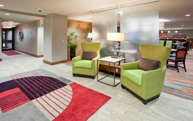 Holiday Inn Express & Suites Bloomington - MPLS Arpt Area W, an IHG Hotel