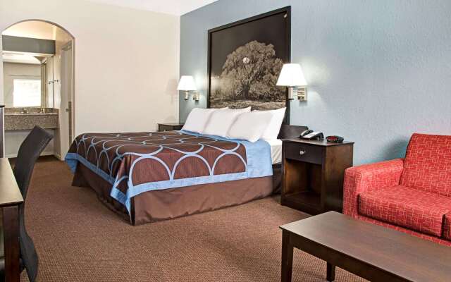 Super 8 by Wyndham Houston/Brookhollow NW