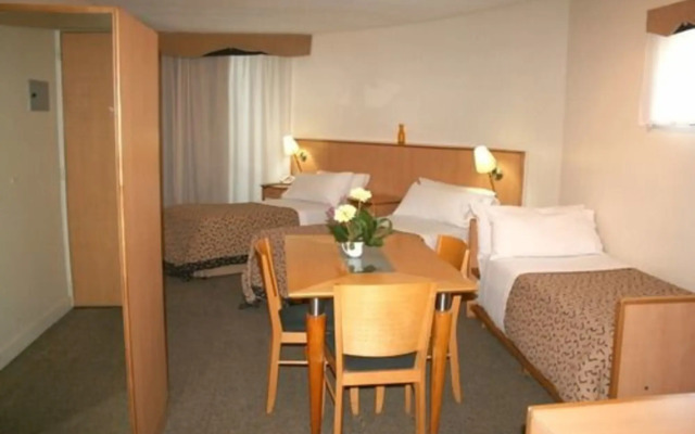 Urbana Suites
