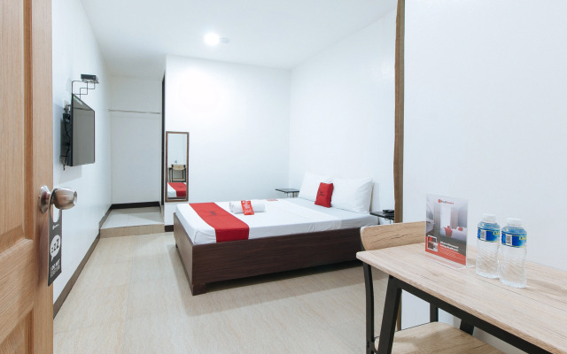 RedDoorz @ San Antonio Makati