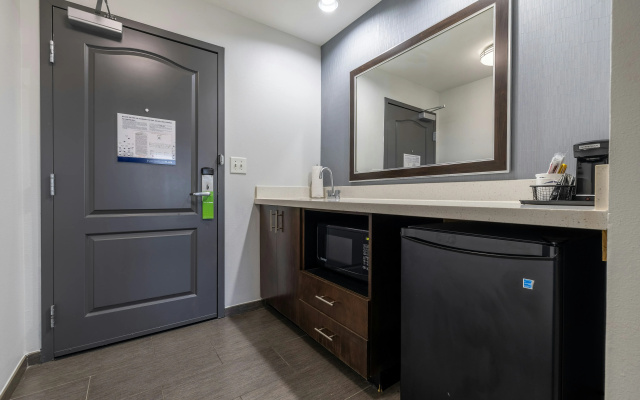 Hampton Inn & Suites Greensboro/Coliseum Area