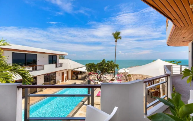 The Dinky Rock, Lounge Beach Club & Spa Hotel