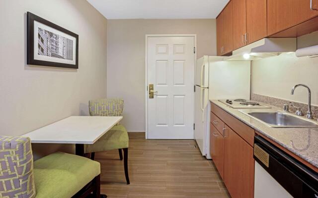 La Quinta Inn and Suites Woodlands South