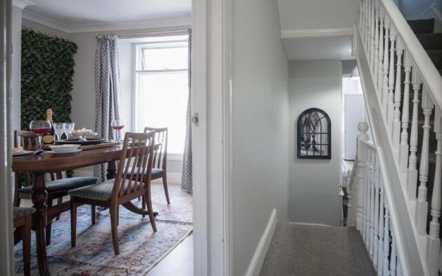 Langland Road - 2 Bedroom Town House - Mumbles