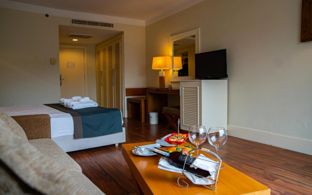 Meder Resort Hotel