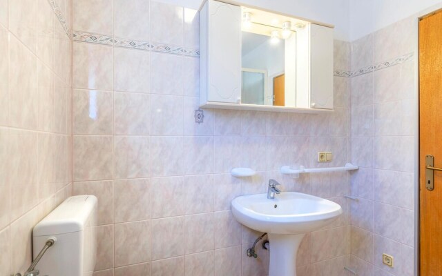 Nice Apartment in Rovinj With 2 Bedrooms and Wifi