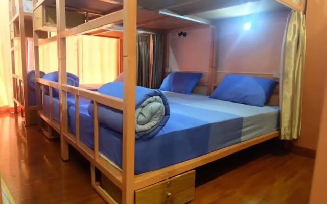 T2B Home - Adults Only - Hostel
