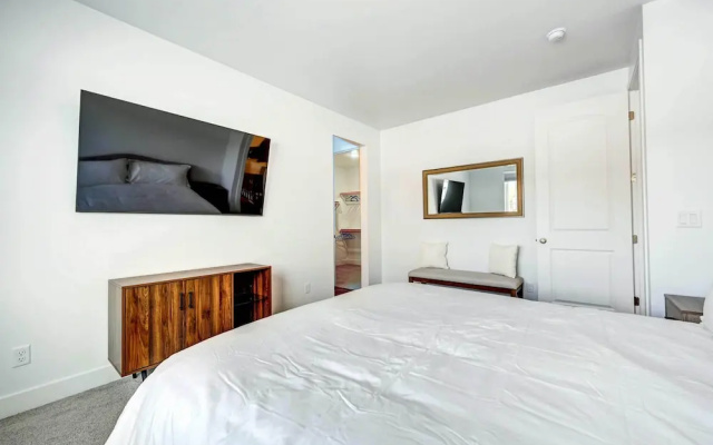 12 Mi to Dtwn Flagstaff: Spacious Bellemont Home!