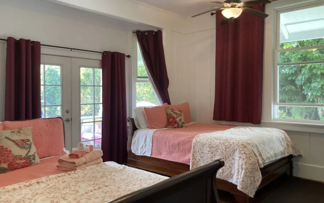 Hilo Bay Oceanfront B&B