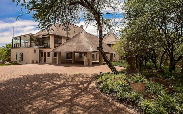 Vaal River YOLO Spaces – Vaal River Bush Lodge