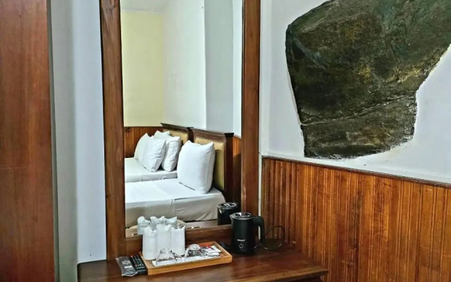 Blackwood Hotel