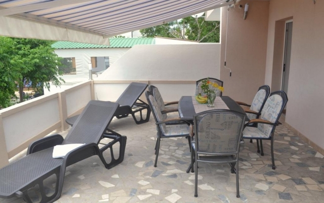 Holiday house Pet - 20m from the sea: Barbat, Island Rab