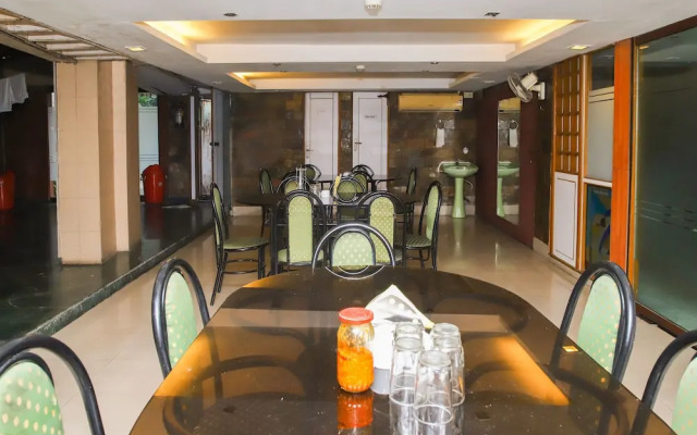 OYO 2871 Hotel Ratnakar Inn