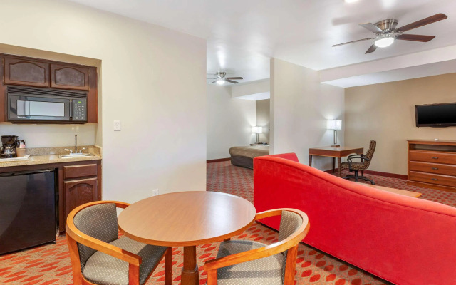 Quality Inn & Suites Goodyear - Phoenix West