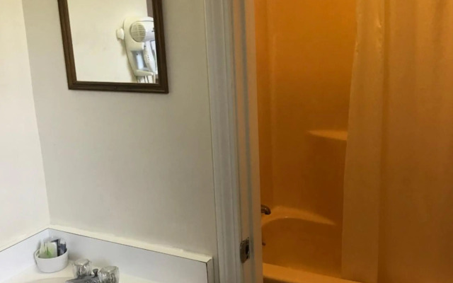 Four Seasons Motor Inn