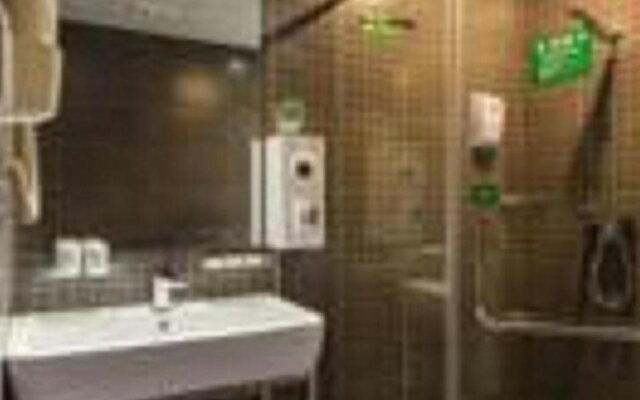 Motel 168 Shenzhen Futian Port Guihua Road Branch