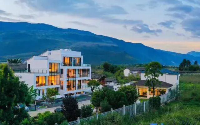 The Artistic Realm of Chenlu Space