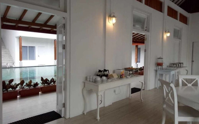 Sinom Borobudur Hotel