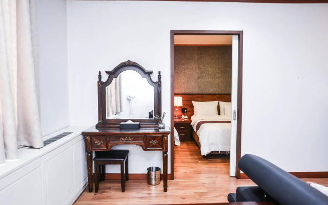 Noblesse Tourist Hotel