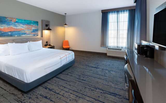 La Quinta Inn & Suites by Wyndham Dallas - Frisco Stadium