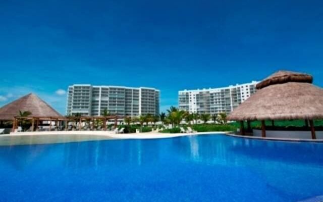 Amara Cancun Beachfront