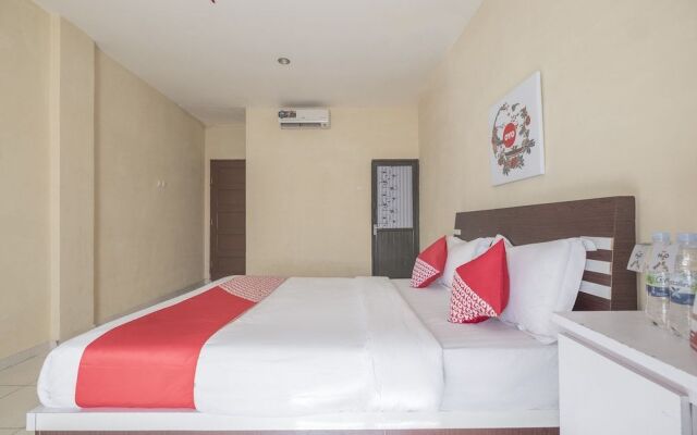 OYO 1075 Rumah Indah Losari Inn