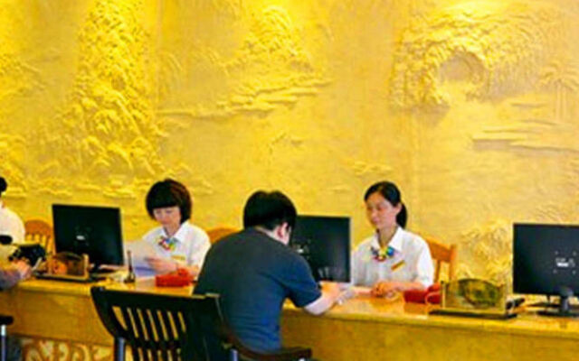 Guilin Jinsangzi International Hotel (Liangjiang Sihu Elephant Trunk Hill)