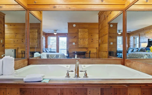 Suite at Dollywood Lane