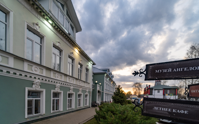 "Русские Сезоны Село Вятское 5*"