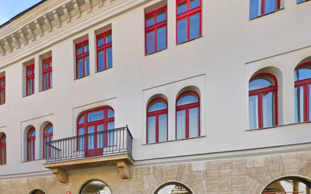 TurnKey Apartment Train Station