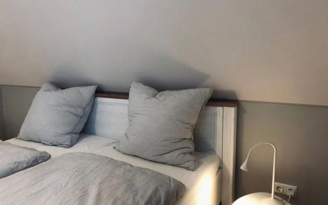 Small Boulder Comfortable Vacation Home