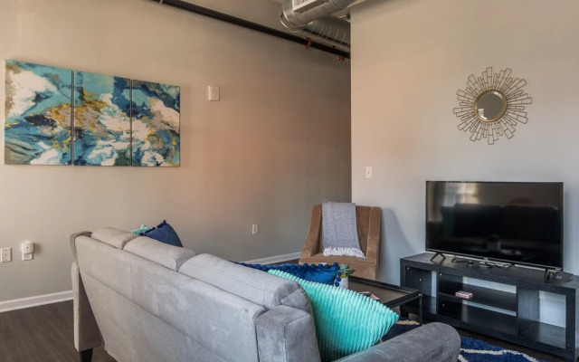FRONTDESK 915 Broadway Apts Downtown Kansas City