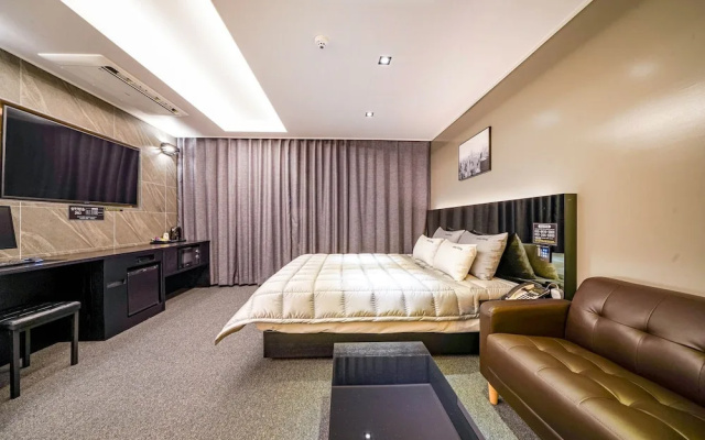 Ulsan Yeongnam Alps King Motel