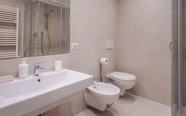 Well-Kept Apartment Short Walk to The Duomo