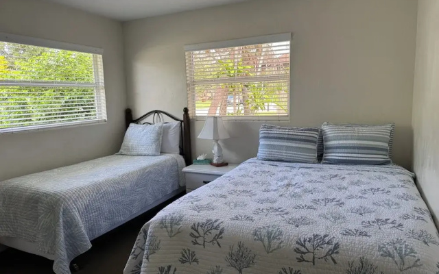 Tropical Villas of Venice Beach