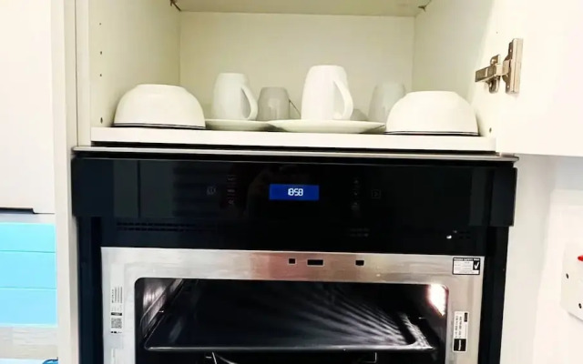 Luxury Entire Holiday Apartment - Self Checkin & Checkout