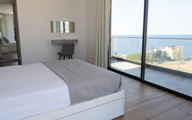 3 bdr aprt, best seaview, rooftop pool - LCGR