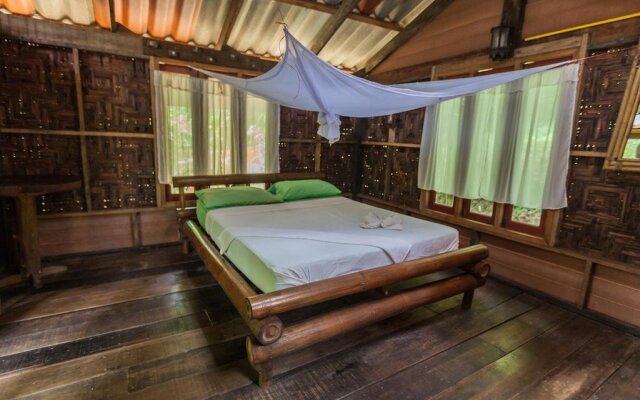 Monkey Mansion Jungalows and Tours