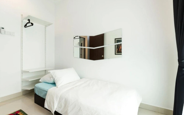 Elegant 3BR Condo for 5 With Outdoor Pool