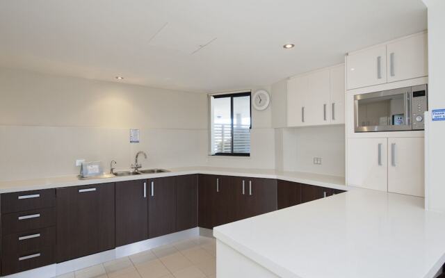 Dolphin Cove, Unit 13/2-6 Government Road